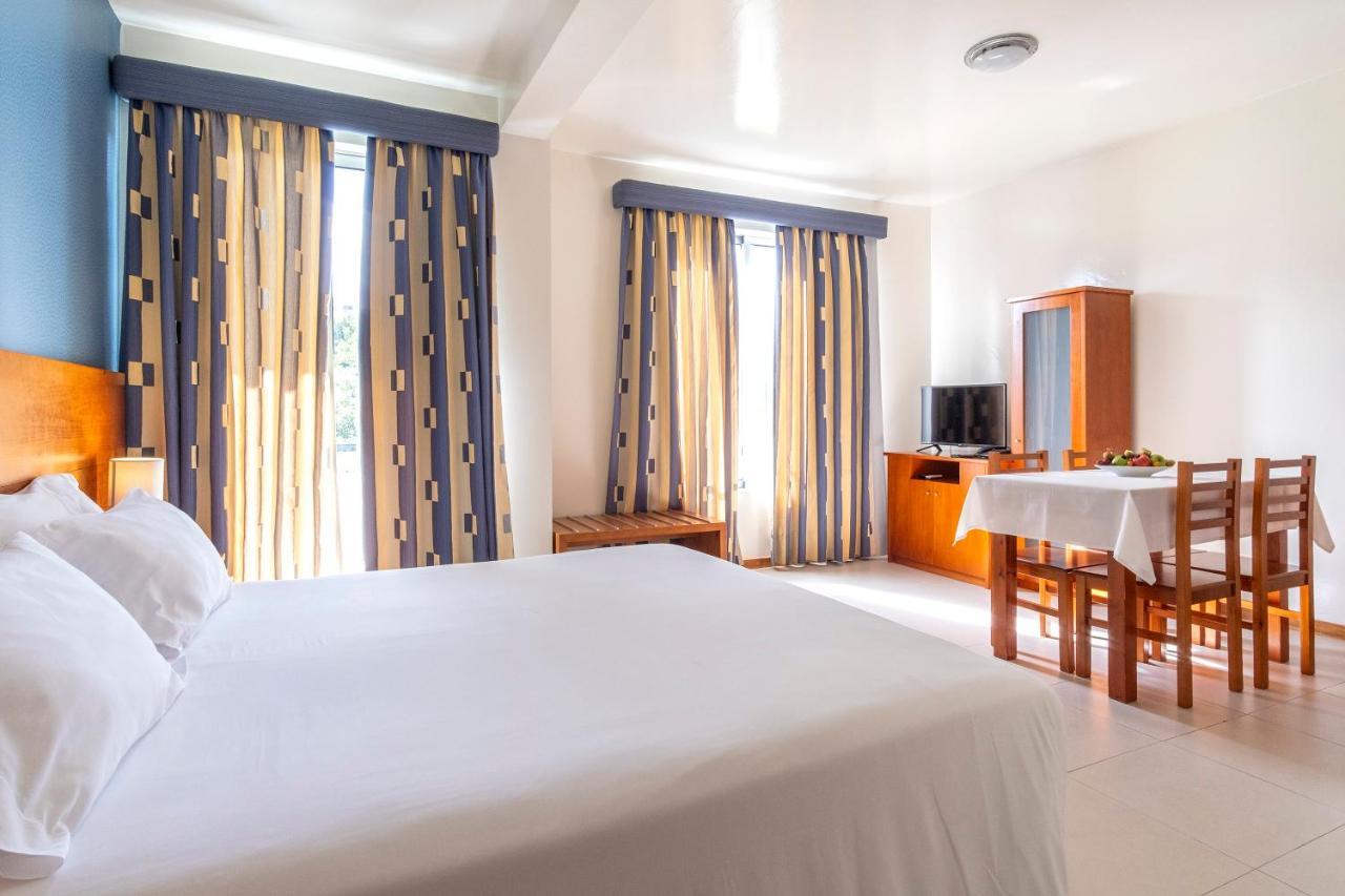 อะกอร์ซอนโย อปาร์ตาเมนโตส ตูริสติโกส Aparthotel คาเปลาส ภายนอก รูปภาพ